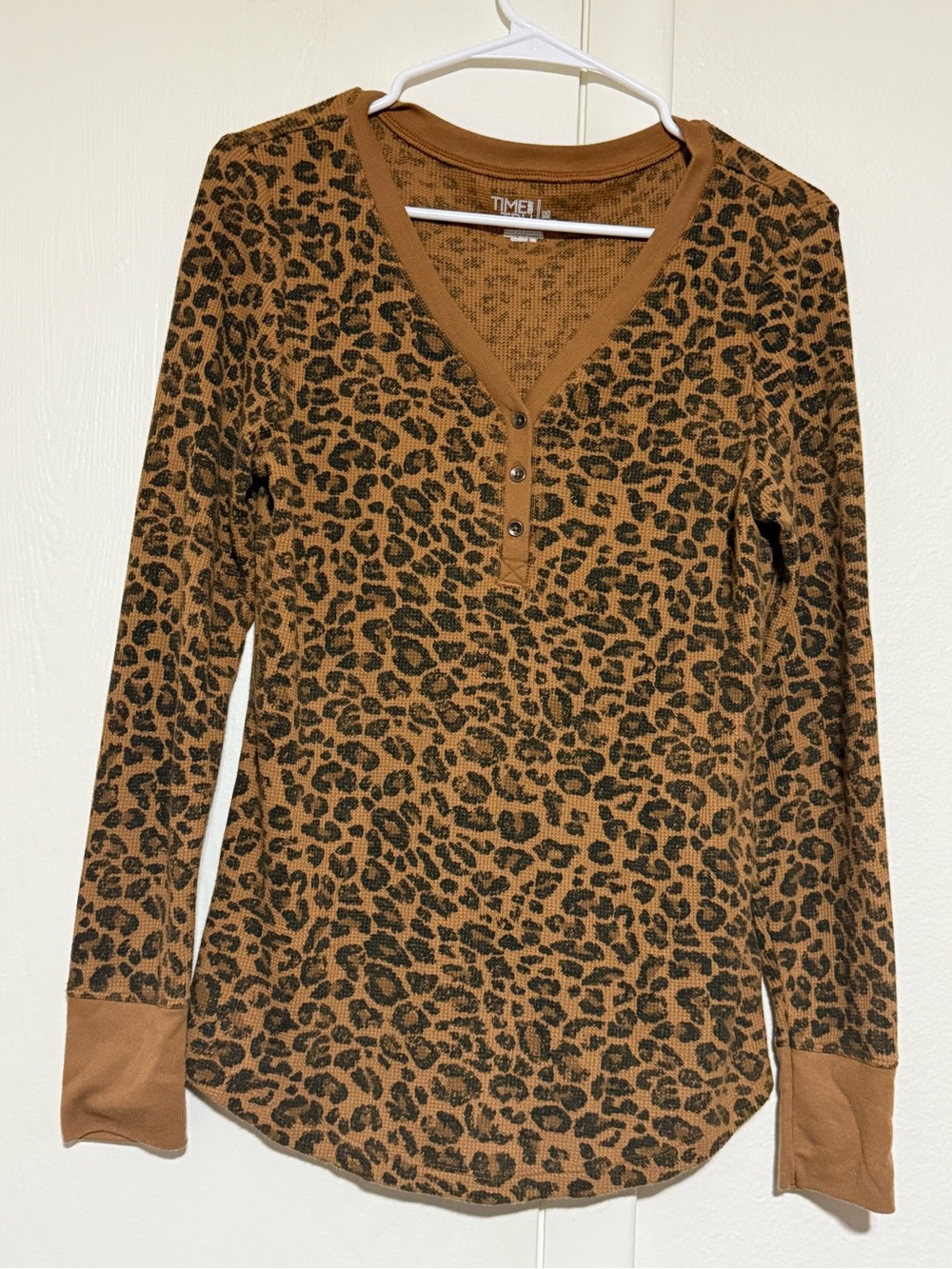 Time and Tru Leopard Print  Knit Top - M